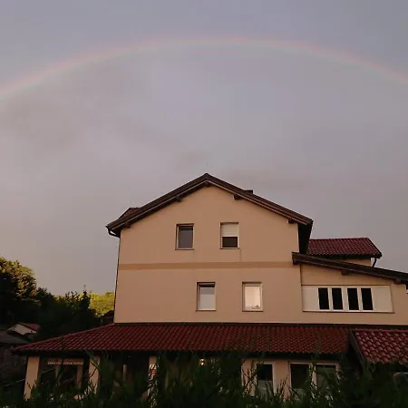 Dobra Hisa Zdravja Cicarija Casa de hóspedes Golac