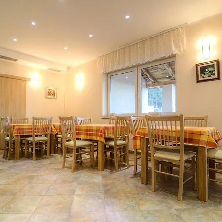 Pensionat Dobra Hisa Zdravja Cicarija