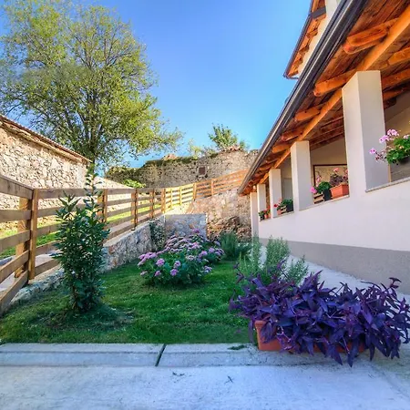 Pensionat Dobra Hisa Zdravja Cicarija