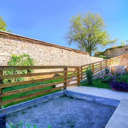 Dobra Hisa Zdravja Cicarija Golac