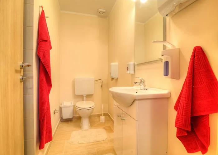 Dobra Hisa Zdravja Cicarija Golac