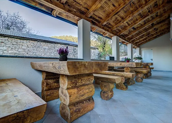 게스트하우스 Dobra Hisa Zdravja Cicarija Golac