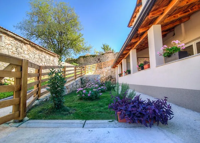 게스트하우스 Dobra Hisa Zdravja Cicarija